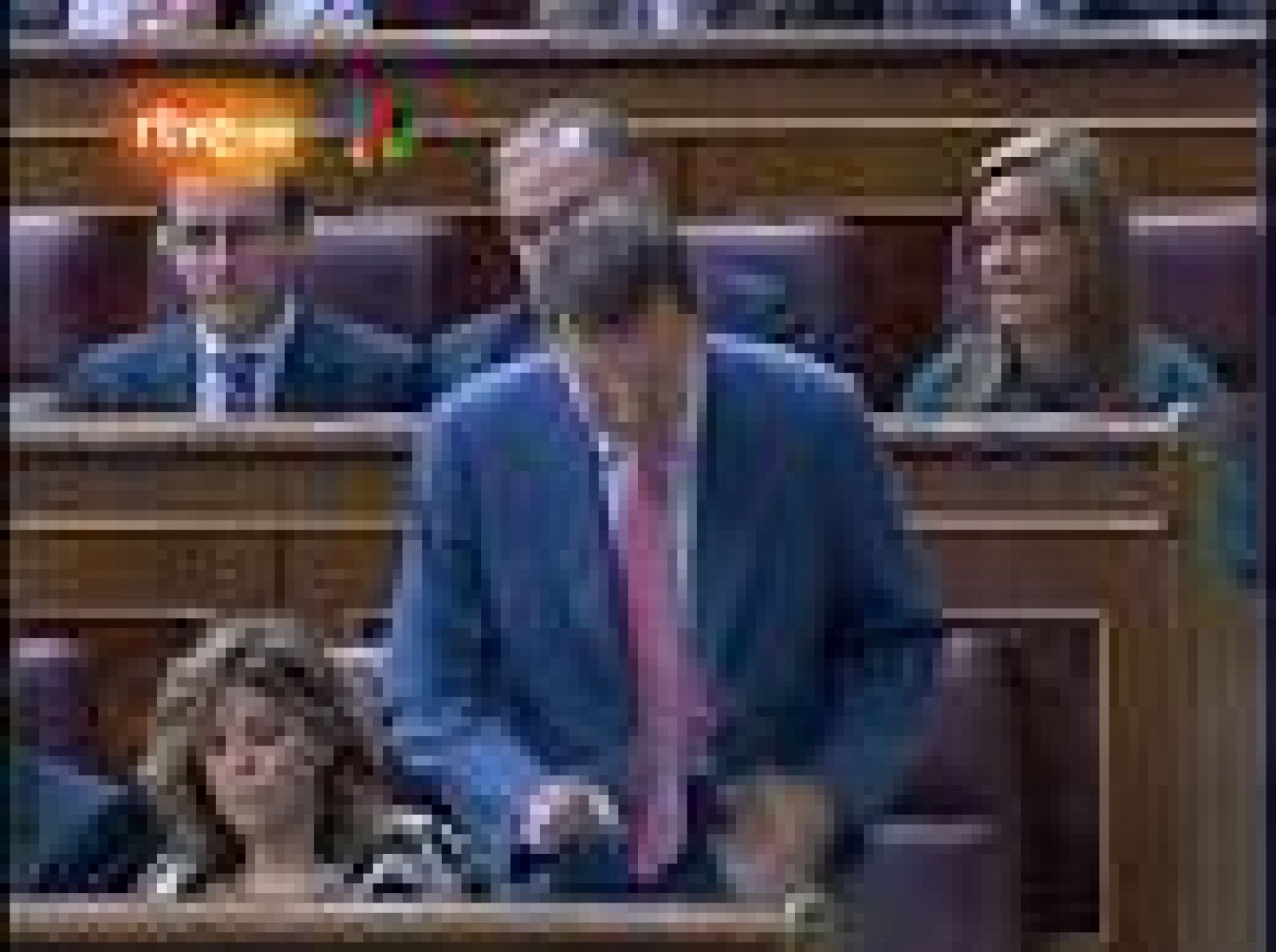 El presidente del Gobierno, José Luis Rodríguez Zapatero, ha defendido en la sesión de control del Congreso de los Diputados los presupuestos generales, ante las críticas del PP. 