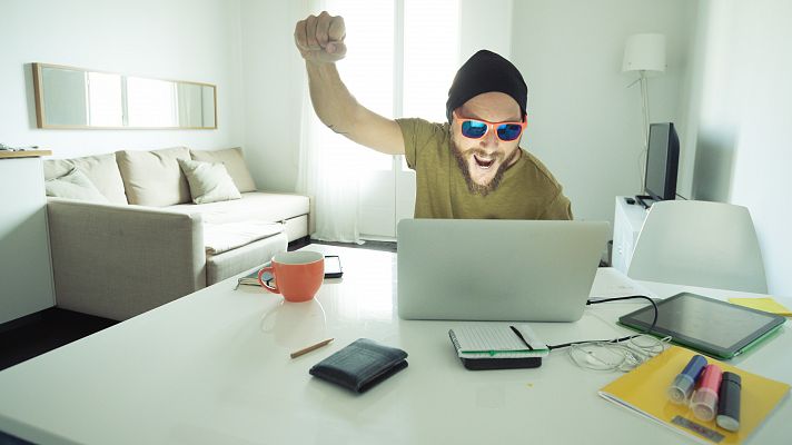 Telediario 1 - Las cajas botín ganan popularidad entre los adolescentes: un 28,9 % de menores ha comprado una en el último año