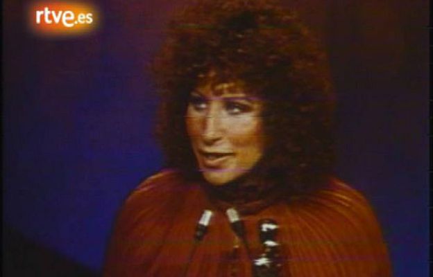 Personajes en el Archivo de RTVE - Oscar a Barbra Streisand en 1977