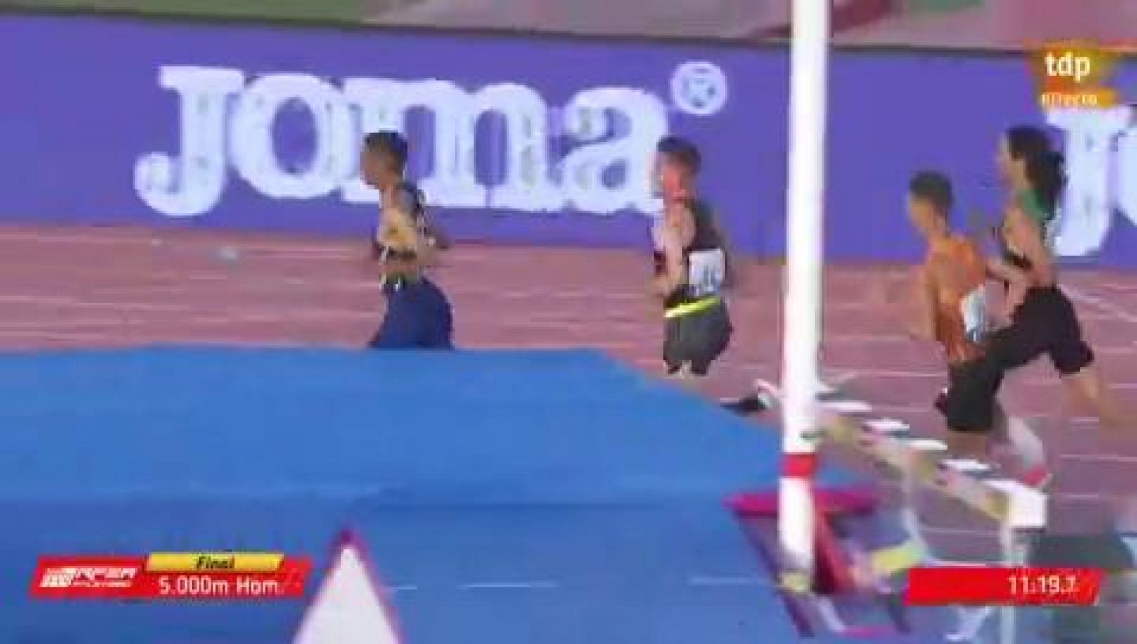 Carlos Mayo sorprende a Katir en los 5.000m