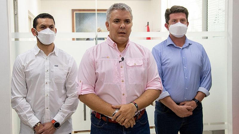 Las autoridades colombianas investigan la autoría del ataque contra el helicóptero del presidente