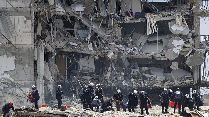 Telediario 2 - Continúa la búsqueda contra reloj de los 159 desaparecidos en el derrumbe de un edificio en Miami