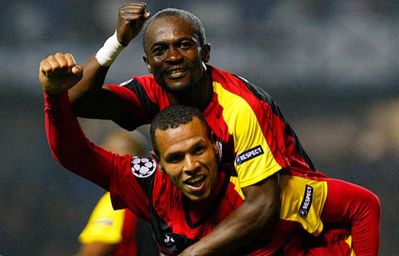 El Sevilla ganó por un contundente 4-1 al Glasgow Rangers, en la segunda jornada de la Liga de Campeones y se sitúa líder de su grupo.