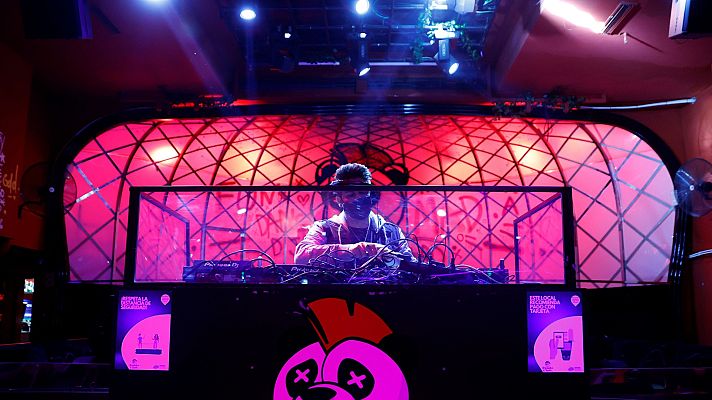 Telediario 1 - Aglomeraciones y botellones en la primera noche con las discotecas abiertas en Madrid y Cataluña