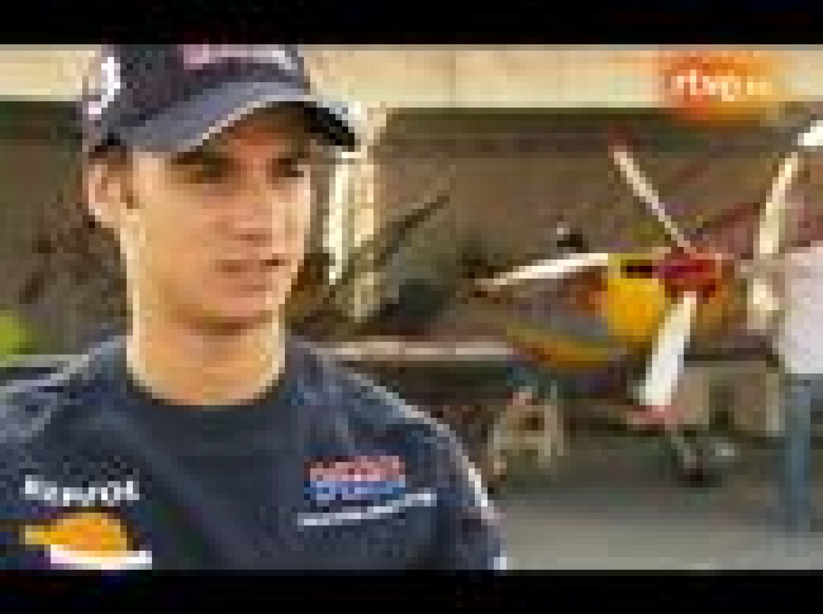 Dani Pedrosa y el participante en las Red Bull Air Race Alejandro MacLean se han batido en Montmeló.