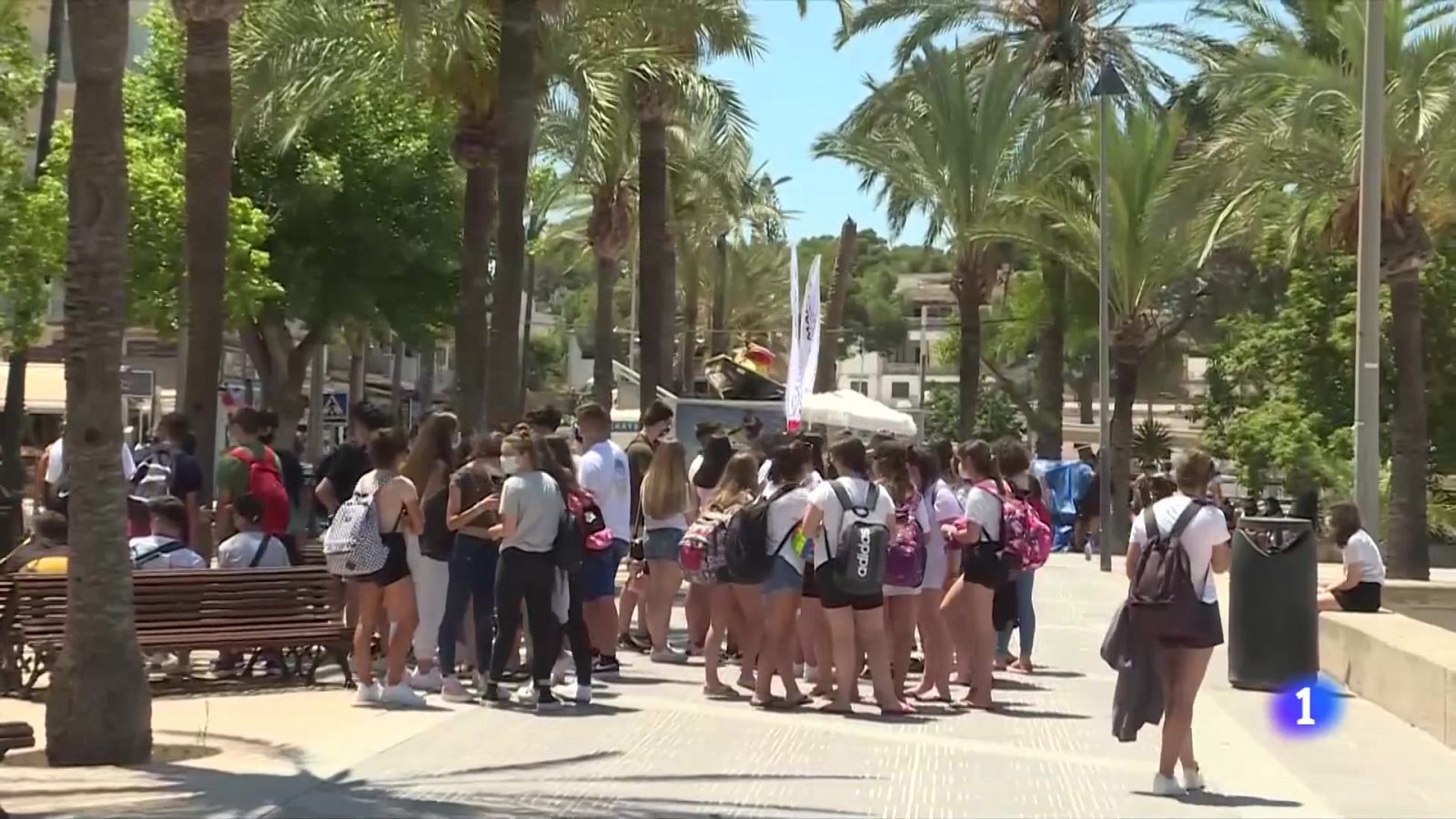 Alerta pel creixement dels contagis entre els joves