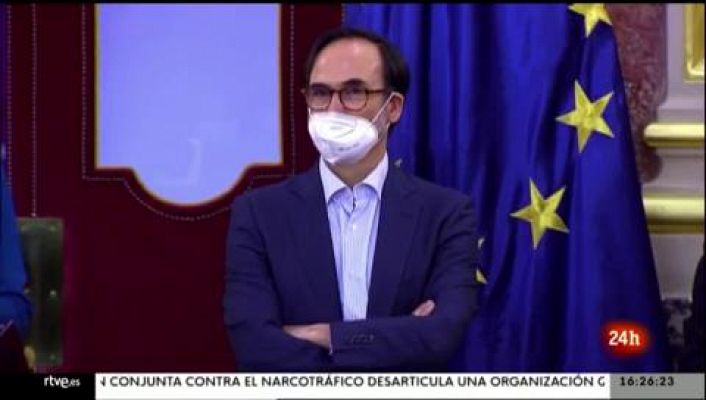 Parlamento - Fernando Garea recibe el premio Josefina Carabias