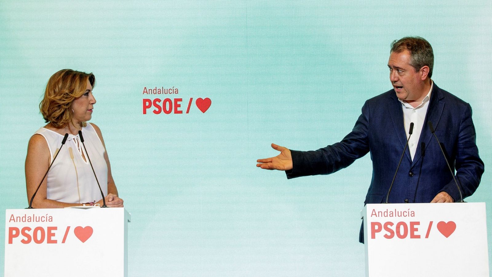 Susana Díaz y Espadas pactan agilizar el relevo de liderazgo del PSOE-A 