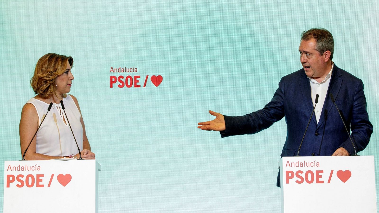  Susana Díaz y Espadas pactan agilizar el relevo de liderazgo del PSOE-A 