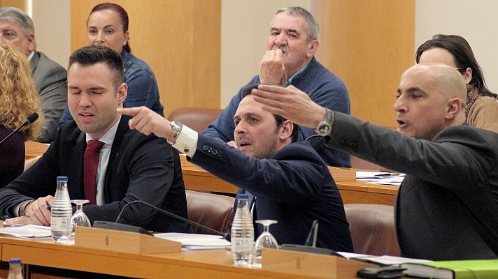 Telediario 2 - Vox acusa a dos diputados musulmanes de la Asamblea de Ceuta de ser pro-marroquíes