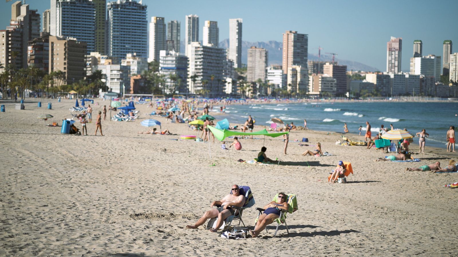 Somos documentales - Democracia bikini: Dictadura, divisas y bikinis - Documental en RTVE