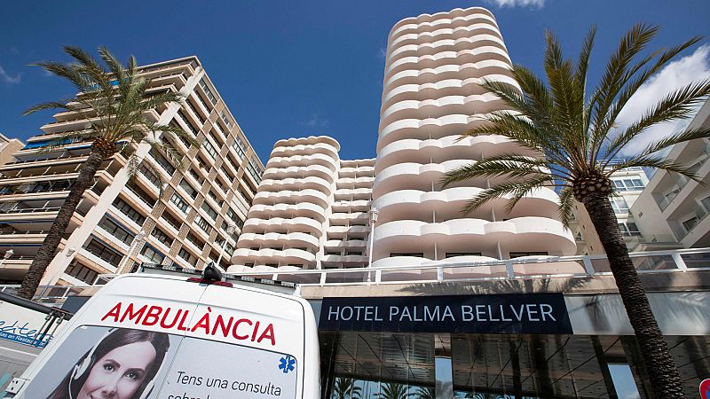 El macrobrote de Mallorca afecta ya a 122 jóvenes andaluces