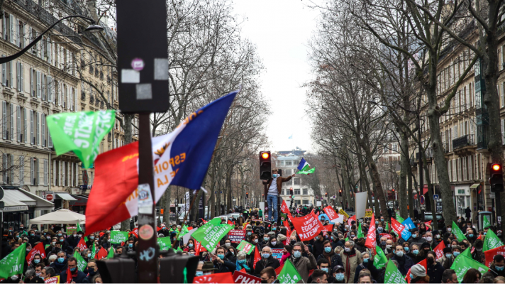 Francia aprueba entre protestas una ley que permite la reproducción asistida a mujeres solteras y lesbianas