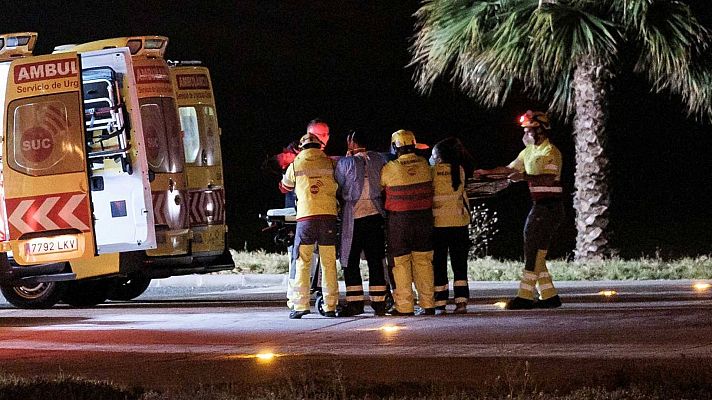 Muere una niMuere una niña en el helicóptero de rescate tras pasar 17 días en una patera