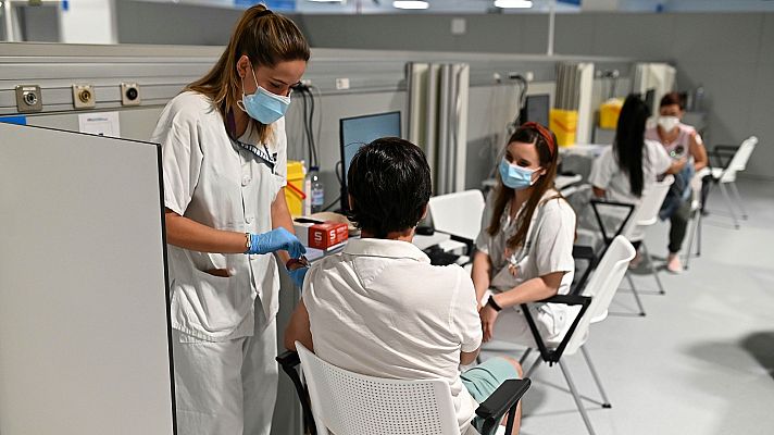 La tarde en 24h - Darias y el aumento de casos entre los jóvenes: "Se pueden solapar grupos de vacunación si las CCAA lo consideran oportuno"