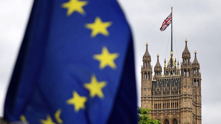 Telediario 2 - Termina el plazo para la regularización de los residentes europeos en Reino Unido