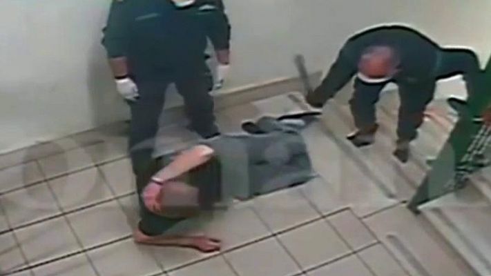 La tarde en 24h - Maltrato en cárceles italianas: 52 agentes suspendidos