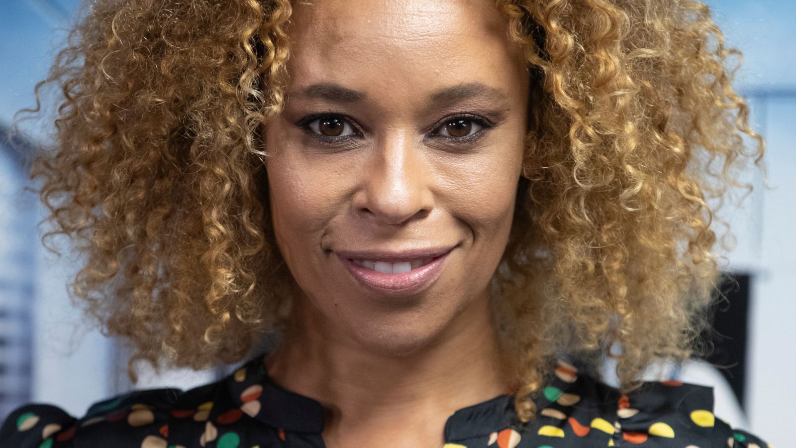 España Directo - Batiendo récords gastronómicos: Mary Ruiz nos descubre la mayor hamburguesa de España