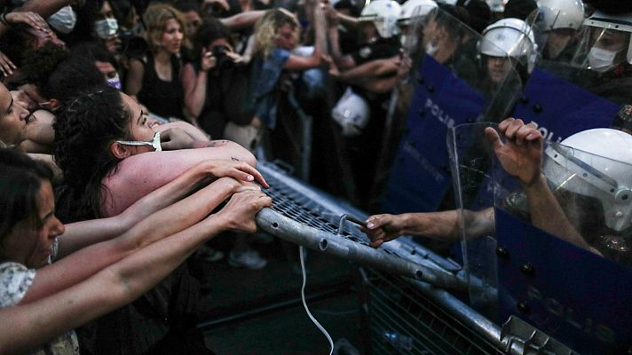 Telediario 2 - Turquía se retira del convenio de Estambul contra la violencia machista