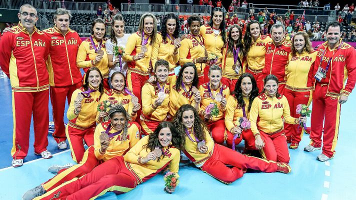 Tokyo 2020 - La selección femenina de balonmano gana la medalla de bronce en los Juegos Olímpicos de Londres 2012