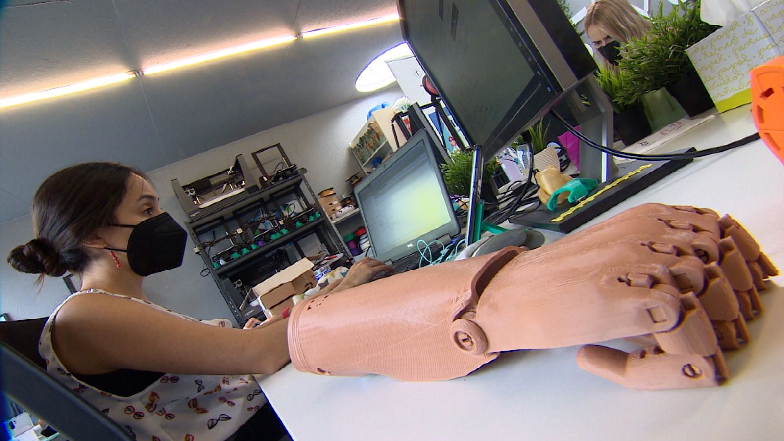 Zoom Net - Ayúdame 3D, vinilos y giradiscos y los WF-1000XM4 - ver ahora