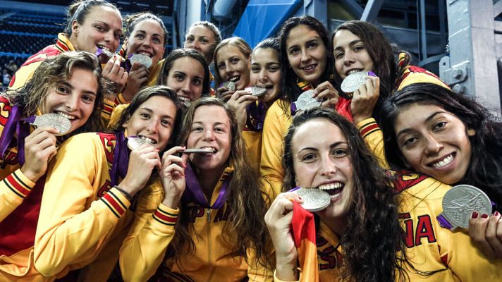 Tokyo 2020 - La selección femenina de waterpolo gana la medalla de plata en los Juegos Olímpicos de Londres 2012