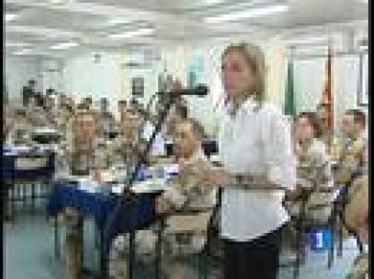 - Carme Chacón viaja a Afganistán