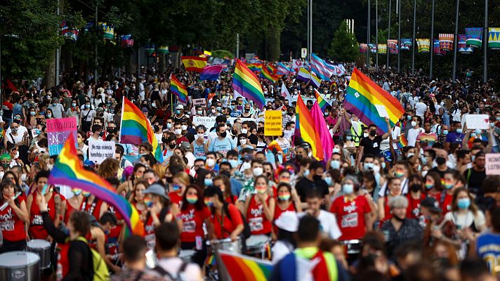 Telediario Fin de Semana - La marcha del Orgullo vuelve a las calles de Madrid, sin carrozas y con aforo limitado a 25.000 personas