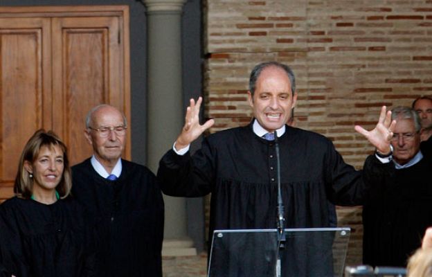  - Trajes de Camps de nuevo a escena