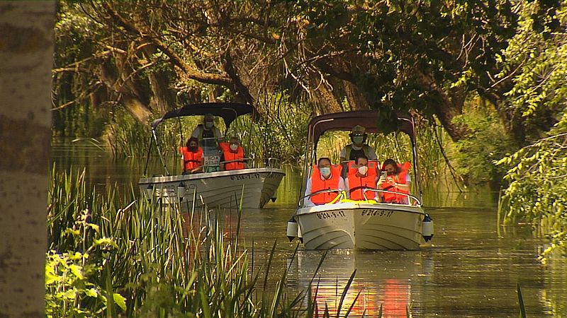 En marcha las embarcaciones turísticas del Canal de Castilla 