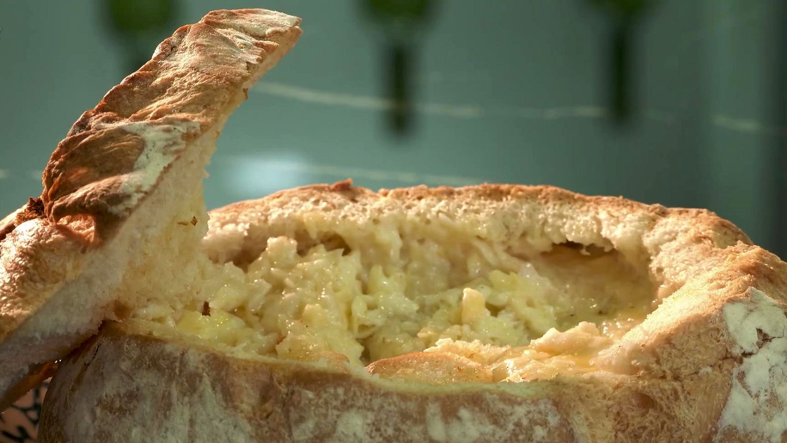 Receta de fondue de queso en un pan redondo - Como sapiens | Ver
