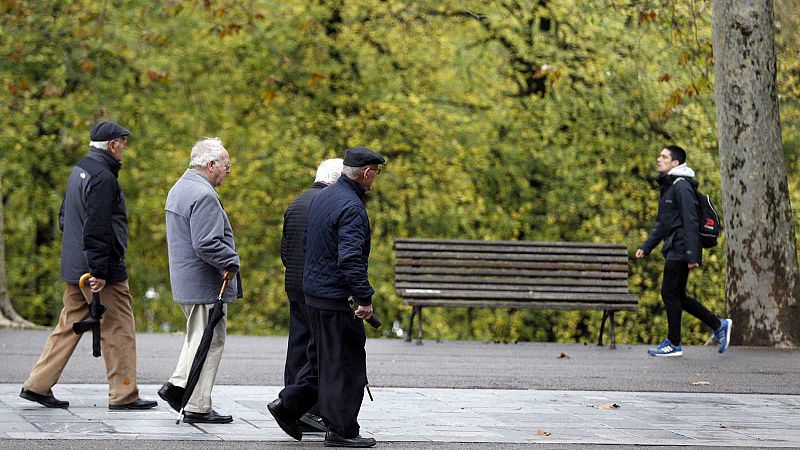 Montero asegura que la reforma de las pensiones da "tranquilidad" al acabar con la "incertidumbre" de cuánto subirán cada año