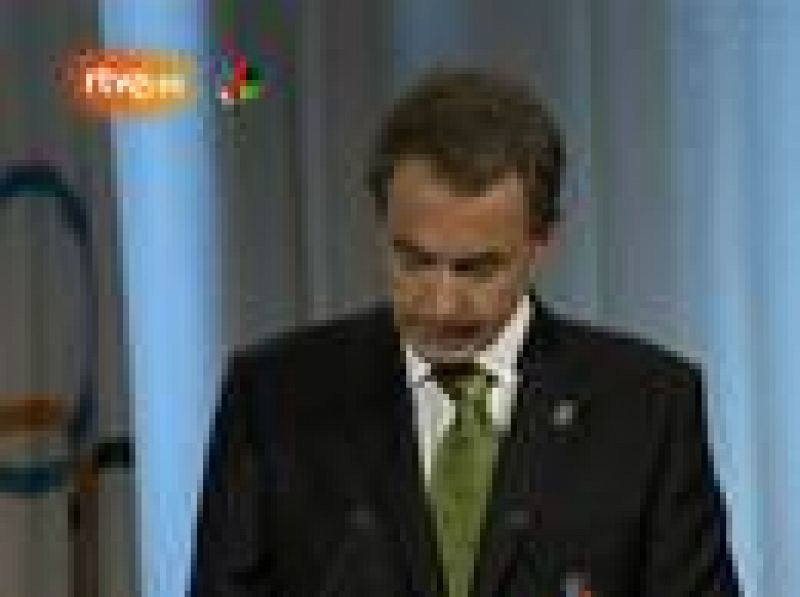 El presidente del Gobierno, José Luis Rodríguez Zapatero, ha destacado la unidad de Madrid y ha hecho guiños al voto latino, asiático y africano.