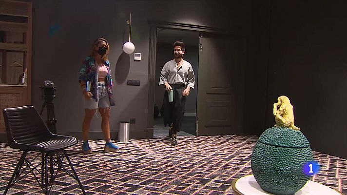 Telediario 1 - El cantautor colombiano Camilo triunfa en España con su nueva gira, 'Mis Manos Tour'