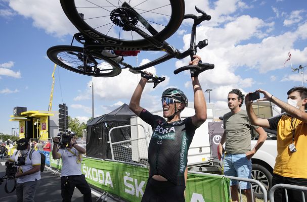 Tour de Francia - Tour 2021 | Politt gana en Nimes, donde Erviti se quedó a las puertas del éxito