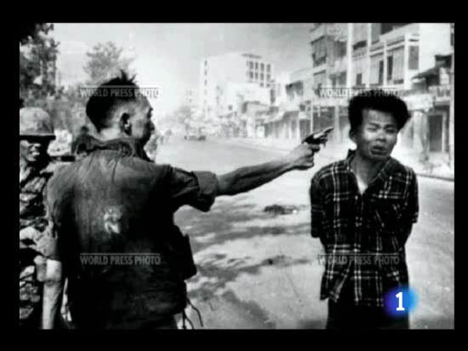 Si una imagen vale más que mil palabras, diez mil imágenes y de uno de los archivos más importantes del mundo, son un tesoro. World Press Photo hace accesible desde hoy y en internet diez mil impresionantes fotografías.(02/10/09)