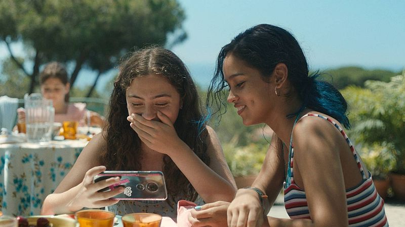 La película 'Libertad', de Clara Roquet, emociona en el Festival de Cannes