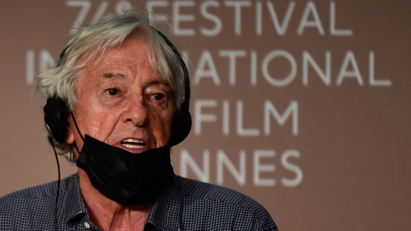 Paul Verhoeven presenta en Cannes 'Benedetta'