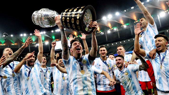 Telediario 1 - Messi acaba con la maldición de su selección y levanta la Copa América