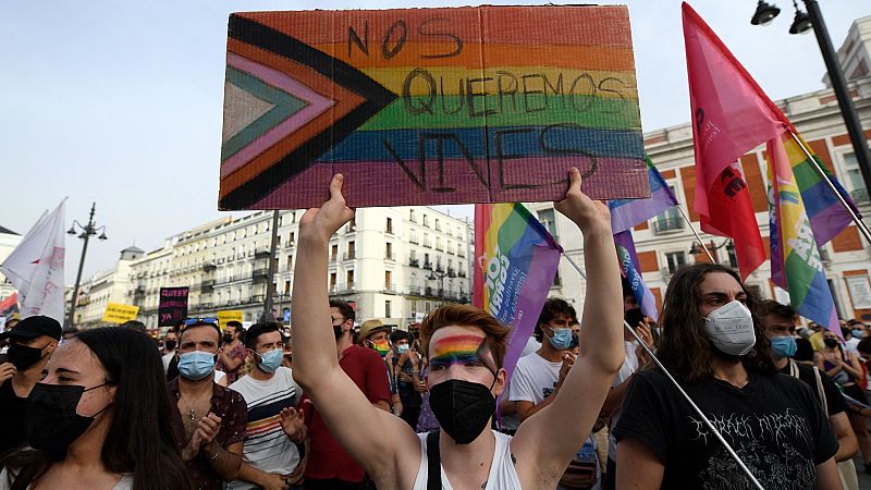 Colectivos LGTBI se manifiestan contra el "odio y la violencia" tras el asesinato de Samuel