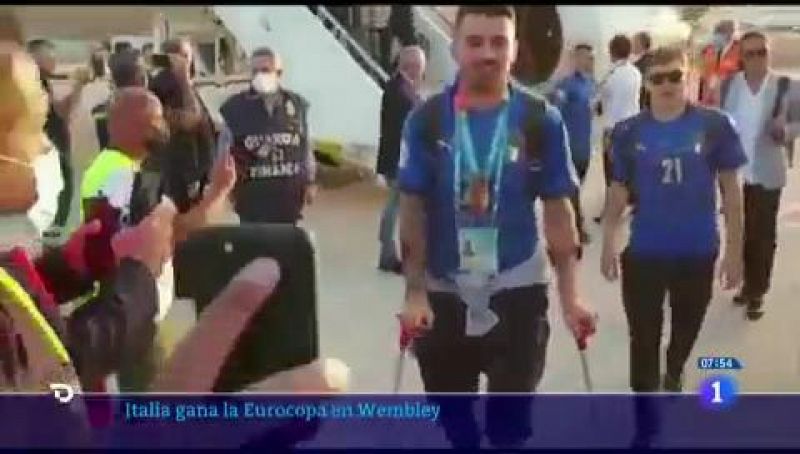 Italia regresa a Roma con la copa de campeón de Europa | Ver