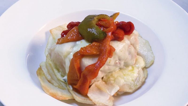 Bacalao confitado con pimientos, patatas y queso Arzúa- Ulloa