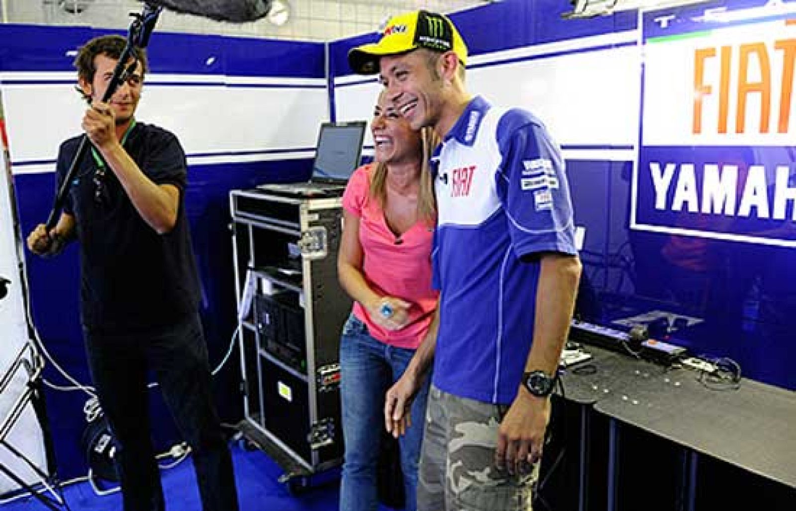 Ángel Nieto se pone celoso | Ver