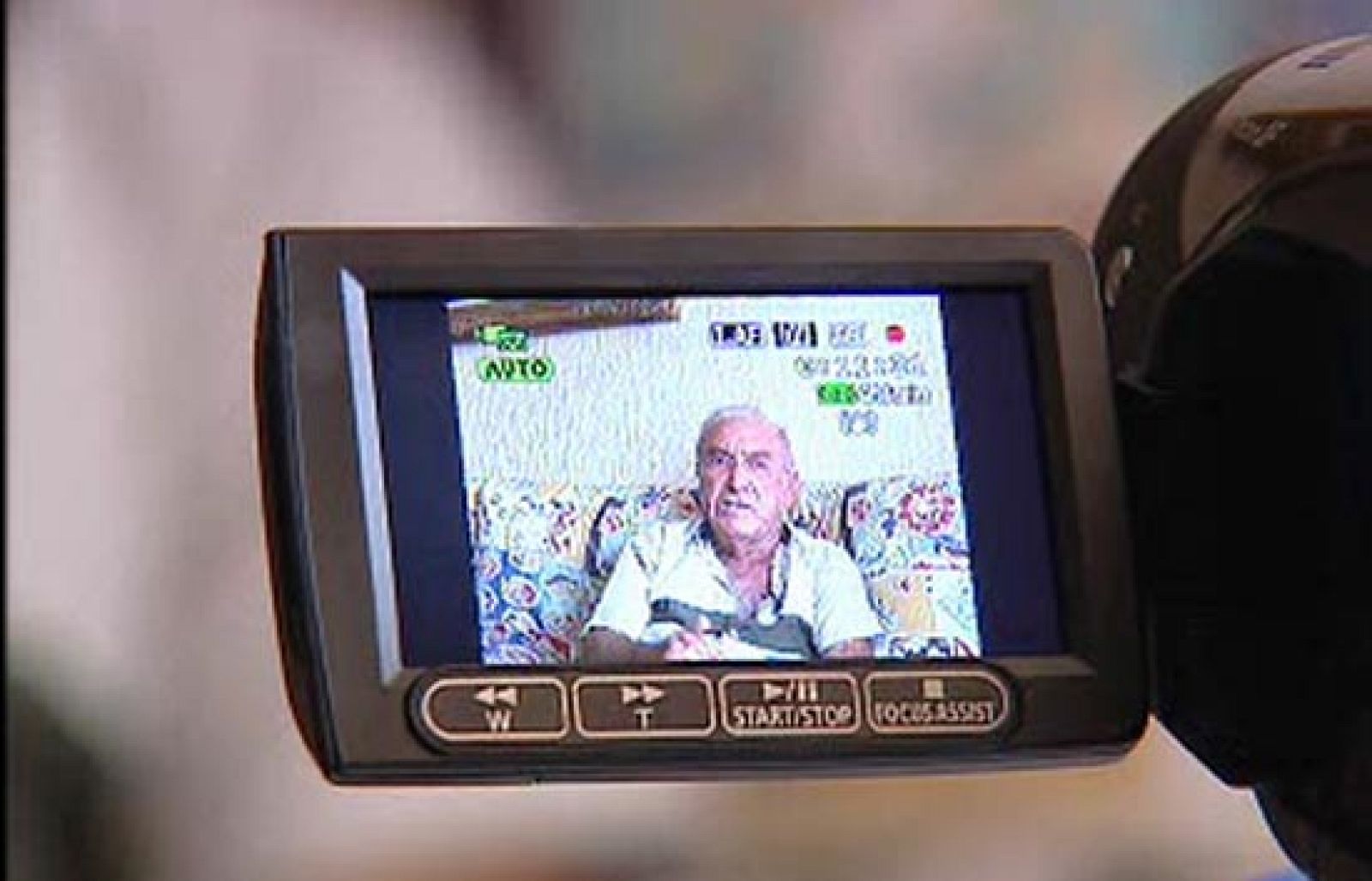 Internet tiene muchas posibilidades. Entre ellas la de difundir las historias de vida de nuestros mayores. Las famosas "batallitas" han llegado ya a la red y nos permiten descubrir y recordar vivencias de aquella posguerra española en blanco y negro. 