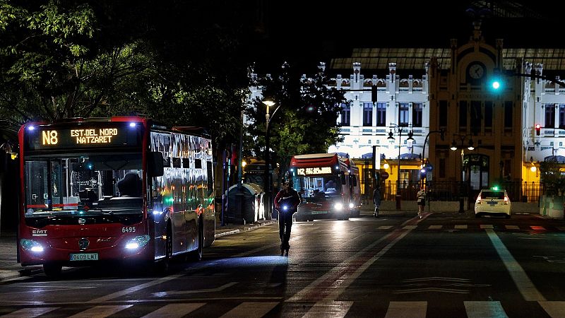 El toque de queda ya está en vigor en 32 municipios de la Comunidad Valenciana