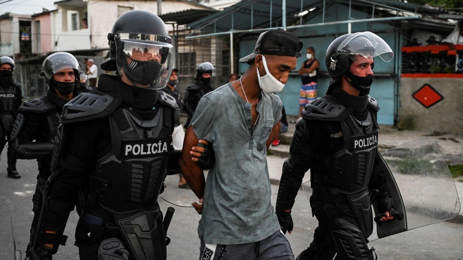 Incertidumbre por los detenidos tras las protestas en Cuba 