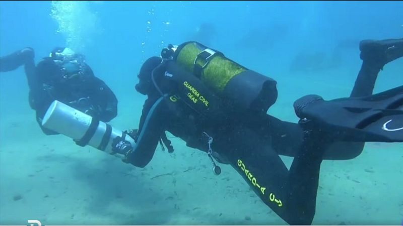 Investigaciones bajo el agua: así trabajan los GEAS de la Guardia Civil