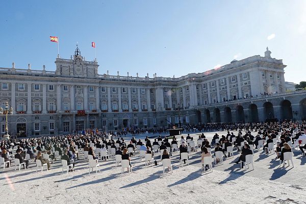  - RTVE pone todos su canales al servicio de la sociedad para transmitir el afecto a las familias de las víctimas y a los sanitarios