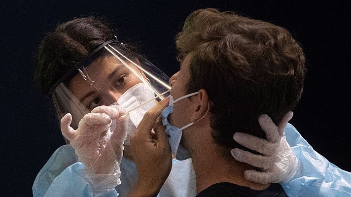 La tarde en 24h - Darias indica que los tests de autodiagnóstico se venderán en farmacias y tendrán "un precio asequible"