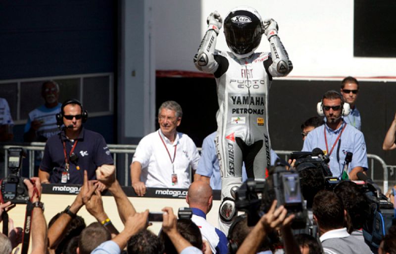 La victoria de Lorenzo da mucha emoción al final del campeonato.